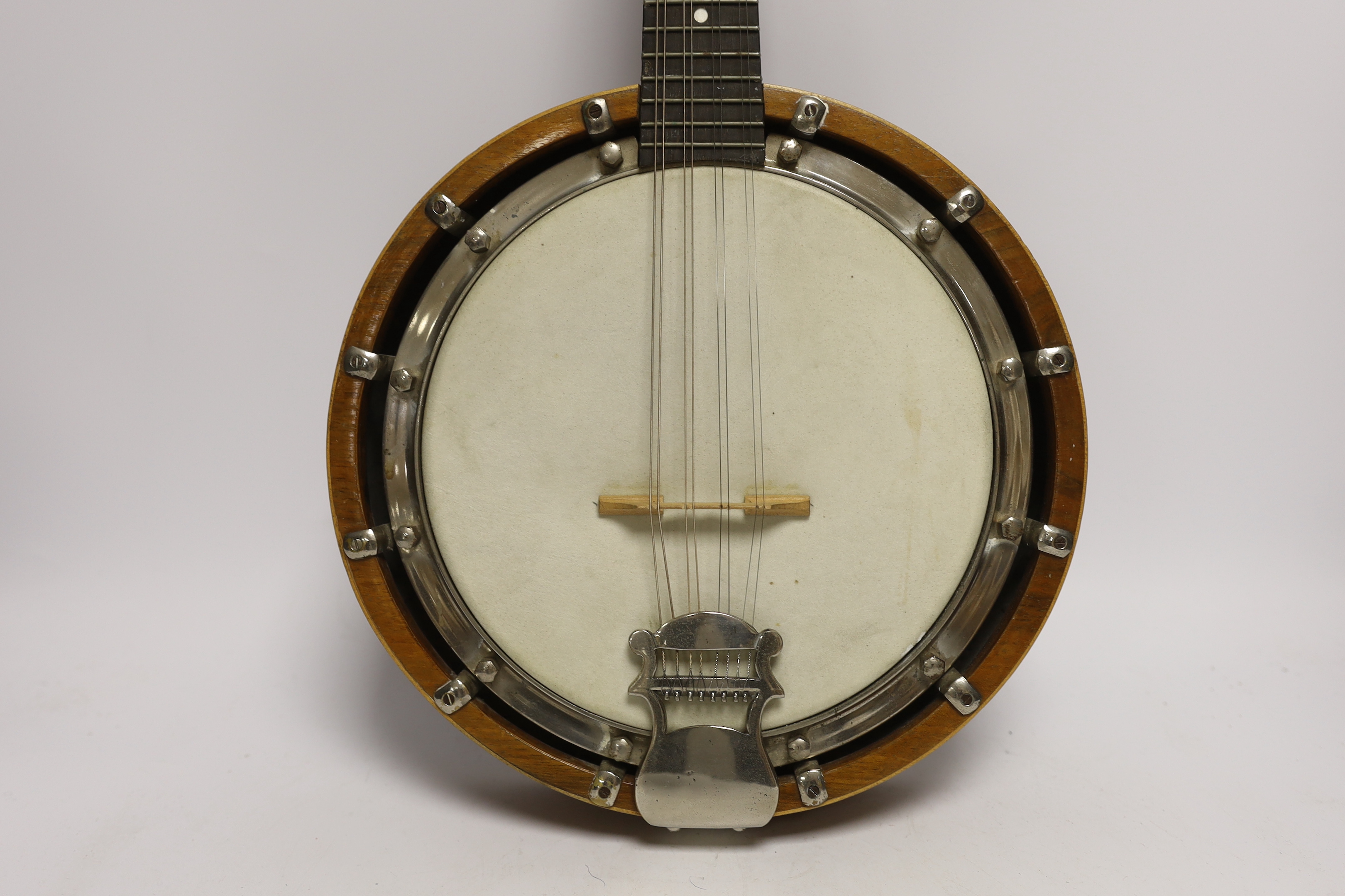 A banjo ukelele, Windsor model 4, 60cm long in a hard case